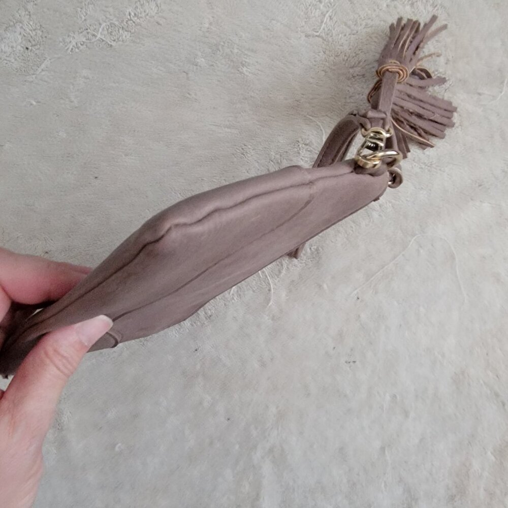 Antik Kraft Tasseled Wristlet Zip Around Mauve/Blush Vegan Leather - Picture 2 of 14